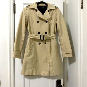 Zara Basic Women's Tan trench coat/Raincoat size S double breasted and belted